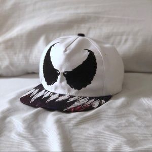 Skull Snapback